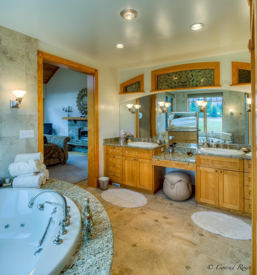 The Lodge At Trout Creek Bed And Breakfast Extérieur photo